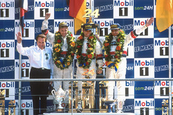 Podium: 1. Tom Kristensen, Stefan Johansson, Michele Alboreto, Joest Racing, TWR Porsche
