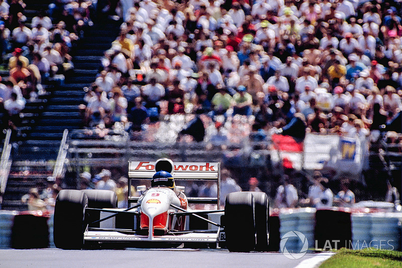 Последний раз двигатели Porsche V12 команда использовала на Гран При Мексики 1991 года. Уже на следующем этапе во Франции на Footwork Arrows FA12 стояли проверенные Cosworth DFR
