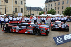 #7 Audi Sport Team Joest Audi R18: Marcel Fassler, Andre Lotterer, Benoit Tréluyer en #8 Audi Sport