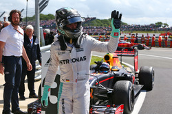 Nico Rosberg, Mercedes AMG F1 with Max Verstappen, Red Bull Racing in parc ferme