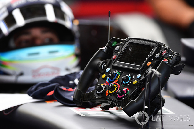 Daniel Ricciardo, Red Bull Racing RB13 direksiyon