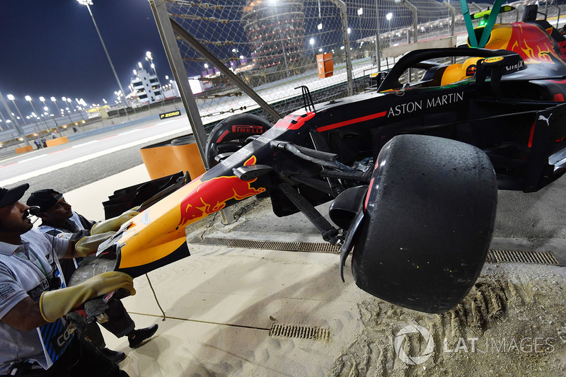 Розбитий Red Bull Racing RB14 Макса Ферстаппена