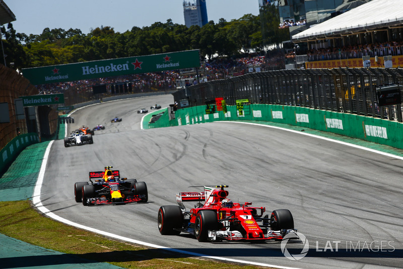 Kimi Raikkonen, Ferrari SF70H, Max Verstappen, Red Bull Racing RB13