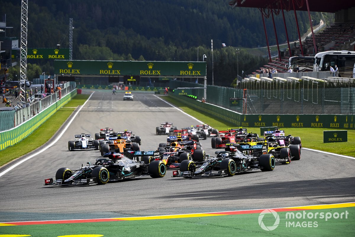 Lewis Hamilton, Mercedes F1 W11 Valtteri Bottas, Mercedes F1 W11, Daniel Ricciardo, Renault F1 Team R.S.20 and Max Verstappen, Red Bull Racing RB16 at the start of the race