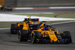 Fernando Alonso, McLaren MCL33 Renault, Stoffel Vandoorne, McLaren MCL33 Renault