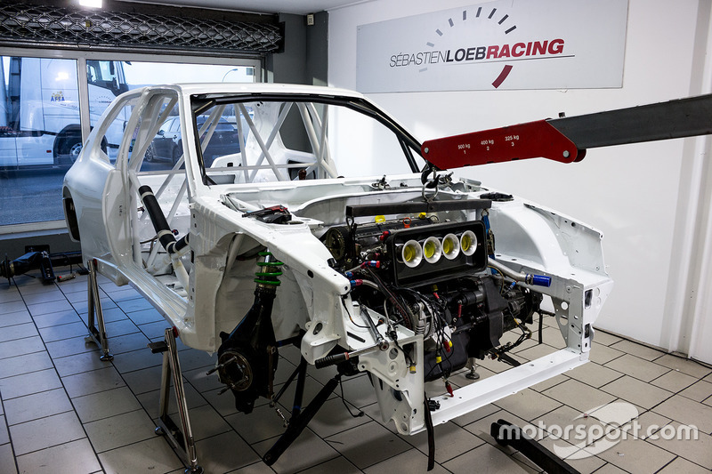 Sébastien Loeb Racing Peugeot 306 Maxi yeniden yapımı