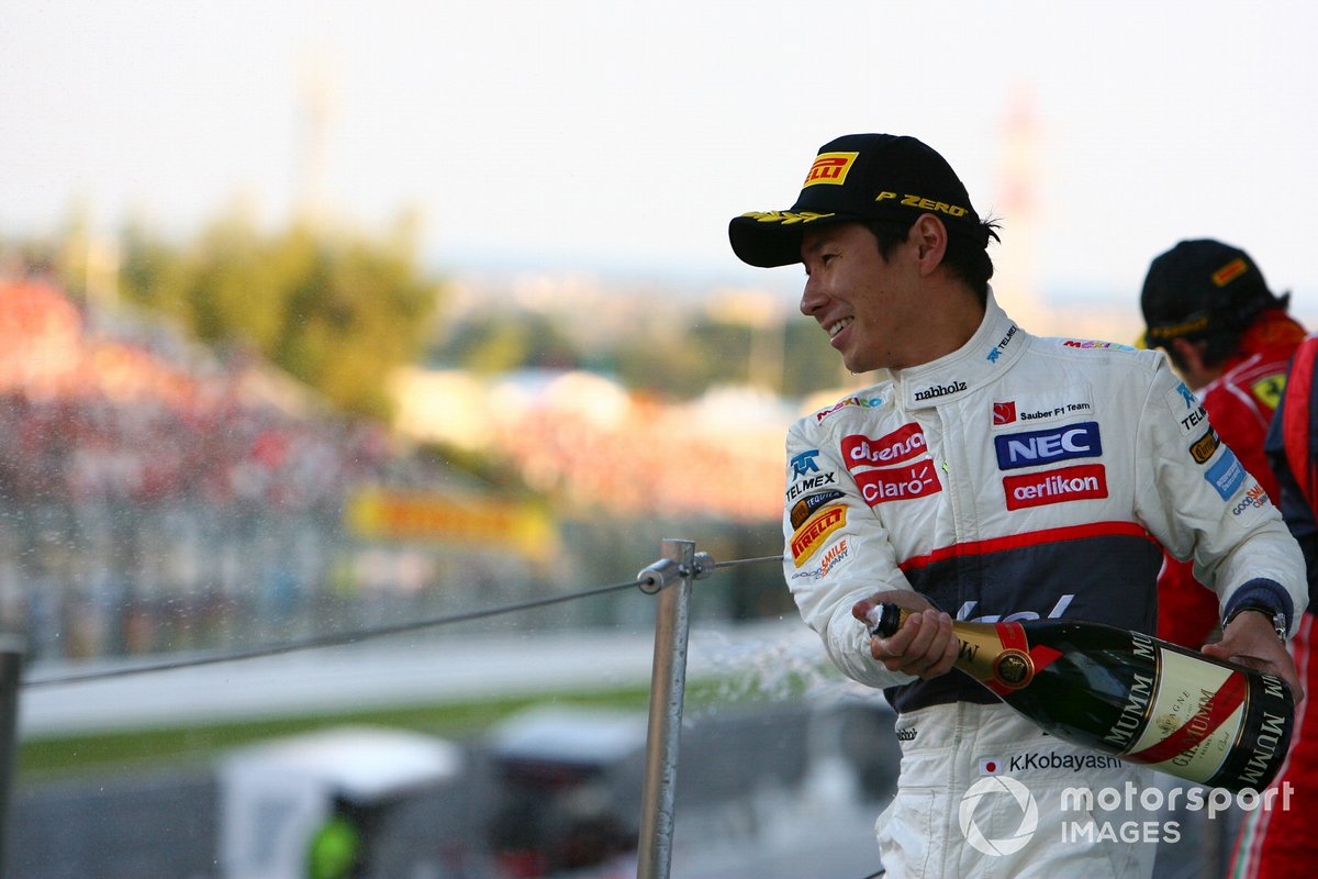 Kamui Kobayashi naik podium di GP Jepang 2012