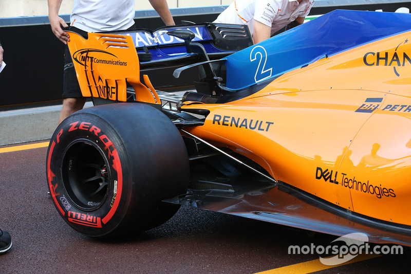 Detalle trasero McLaren MCL33