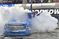 Race winner Kyle Busch, Kyle Busch Motorsports Toyota