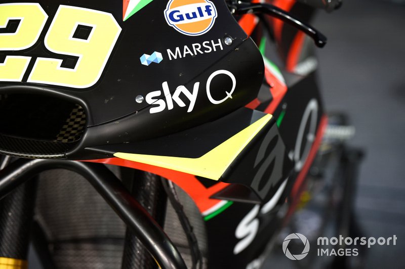 Un aileron de l'Aprilia
