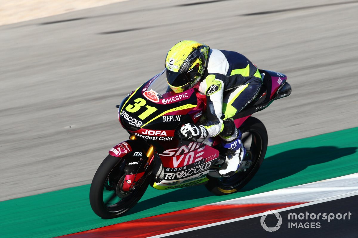 Adrian Fernandez melakukan debut Moto3 sebagai pembalap Rivacold Snipers Team di Portimao, Portugal, tahun lalu.