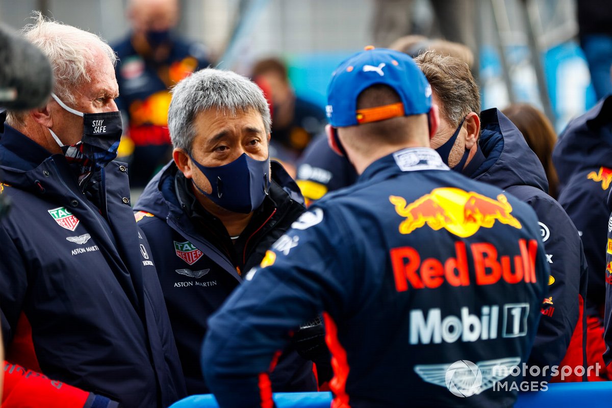Max Verstappen, Red Bull Racing, 2nd position, with Helmut Marko, Consultant, Red Bull Racing, Masashi Yamamoto, General Manager, Honda Motorsport, and Christian Horner, Team Principal, Red Bull Racing, in Parc Ferme
