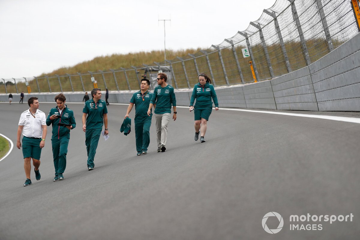Sebastian Vettel, Aston Martin AMR21 track walk with team members