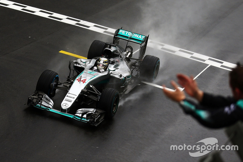 Winnaar Lewis Hamilton, Mercedes AMG F1
