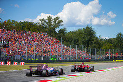 Sebastian Vettel, Ferrari SF70H, Esteban Ocon, Sahara Force India VJM10