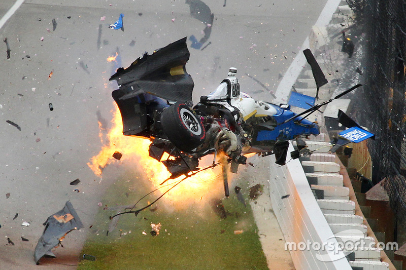 1. Scott Dixon, Chip Ganassi Racing Honda'nın büyük kazası