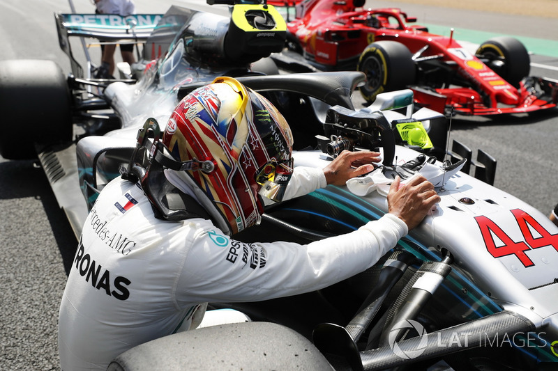 Lewis Hamilton, Mercedes AMG F1 W09, celebrates after taking pole position