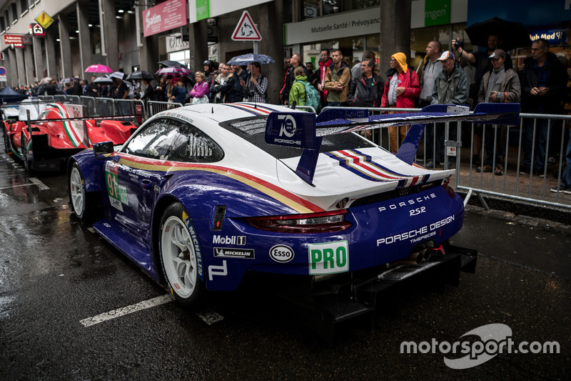 #91 Porsche GT Team Porsche 911 RSR