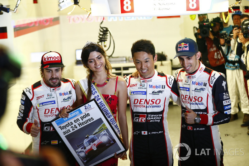 Pole pozisyonu #8 Toyota Gazoo Racing Toyota TS050: Sébastien Buemi, Kazuki Nakajima, Fernando Alonso