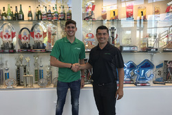Rinus van Kalmthout tekent een contract bij Juncos Racing