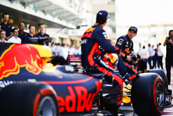 Daniel Ricciardo, Red Bull Racing, Max Verstappen, Red Bull Racing takım resminde