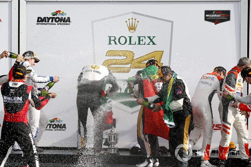 Victory lane, Champagne shower