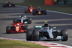Валттері Боттас, Mercedes AMG F1 W09, Себастьян Феттель, Ferrari SF71H, Льюіс Хемілтон, Mercedes AMG F1 W09