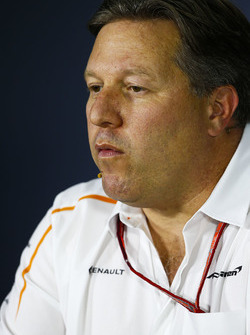 Zak Brown, Direktör, McLaren Technology Group basın toplantısında