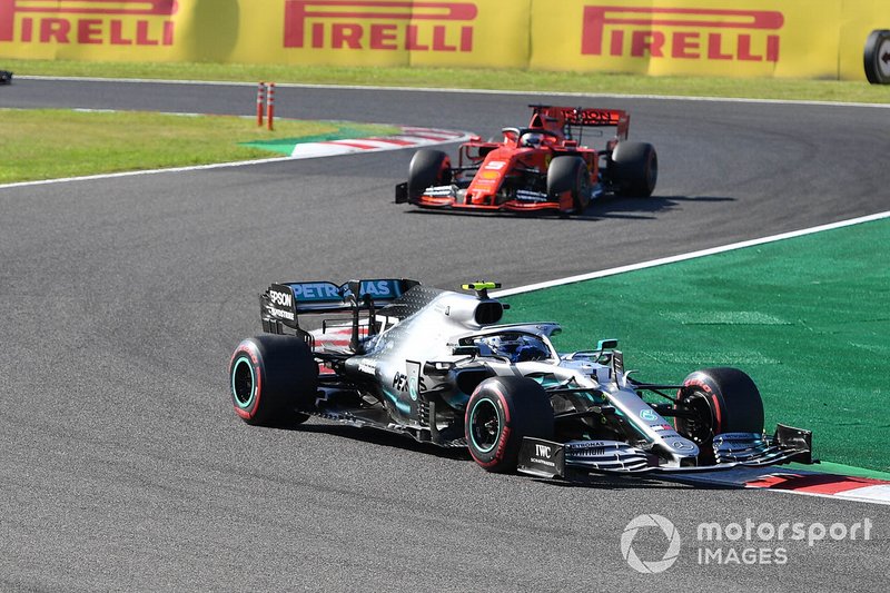Valtteri Bottas, Mercedes AMG W10, devant Sebastian Vettel, Ferrari SF90