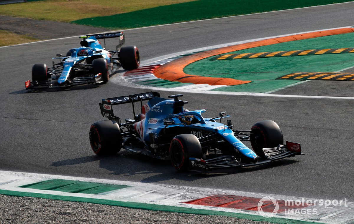 Fernando Alonso, Alpine A521, Esteban Ocon, Alpine A521