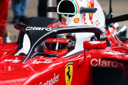 Kimi Raikkonen, Ferrari SF16-H met halo cockpit