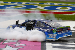 Yarış galibi Martin Truex Jr., Furniture Row Racing Toyota