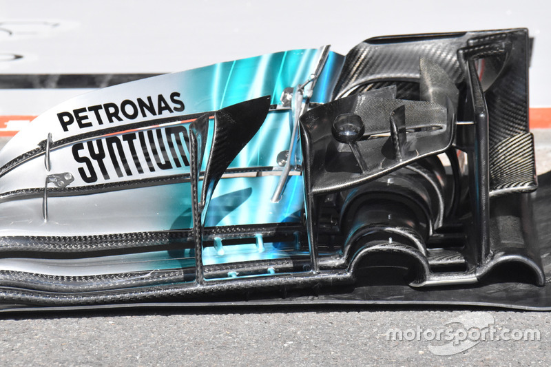 Mercedes-Benz F1 W08, detail front wing