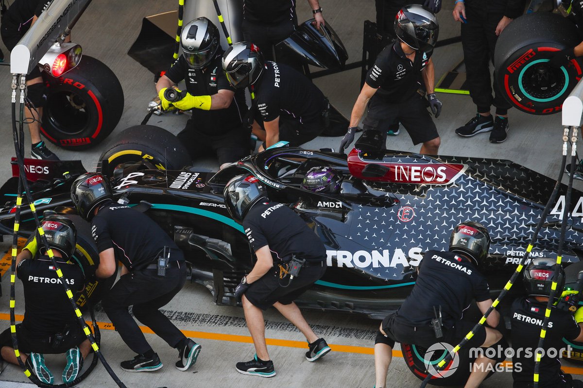 Lewis Hamilton, Mercedes F1 W11, in the pits