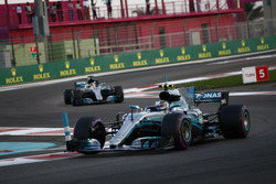 Valtteri Bottas, Mercedes AMG F1 W08, Lewis Hamilton, Mercedes AMG F1 W08