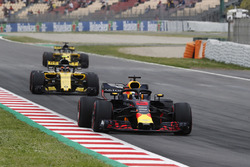 Daniel Ricciardo, Red Bull Racing RB14, Carlos Sainz, Renault Sport F1 Team R.S. 18., Nico Hulkenberg, Renault Sport F1 Team R.S. 18. en FP3