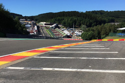 Eau Rouge detail