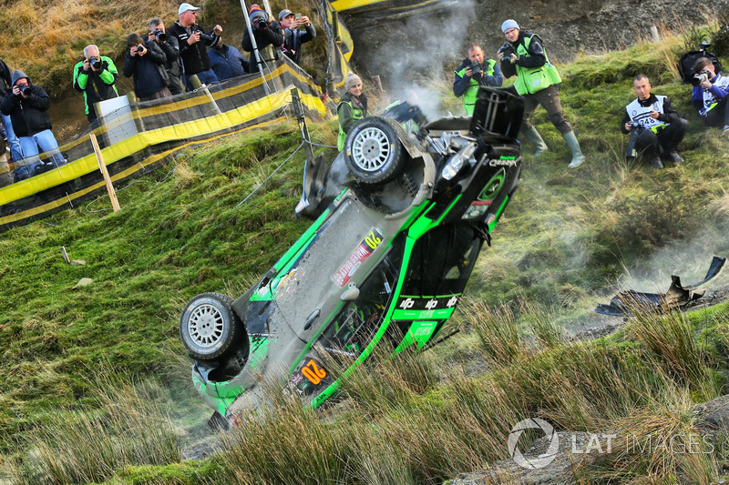 Crash: Yazeed Al Rajhi, Michael Orr, Yazeed Racing Ford Fiesta RS WRC