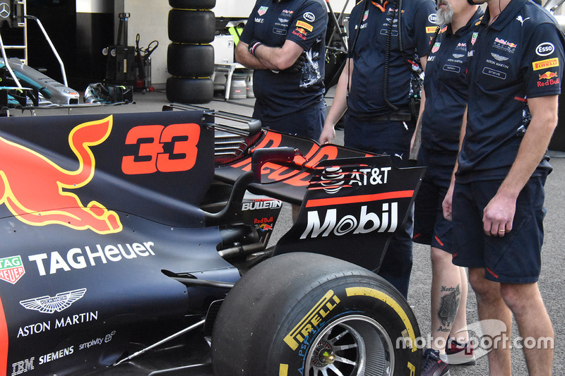 Red Bull Racing RB13 arka