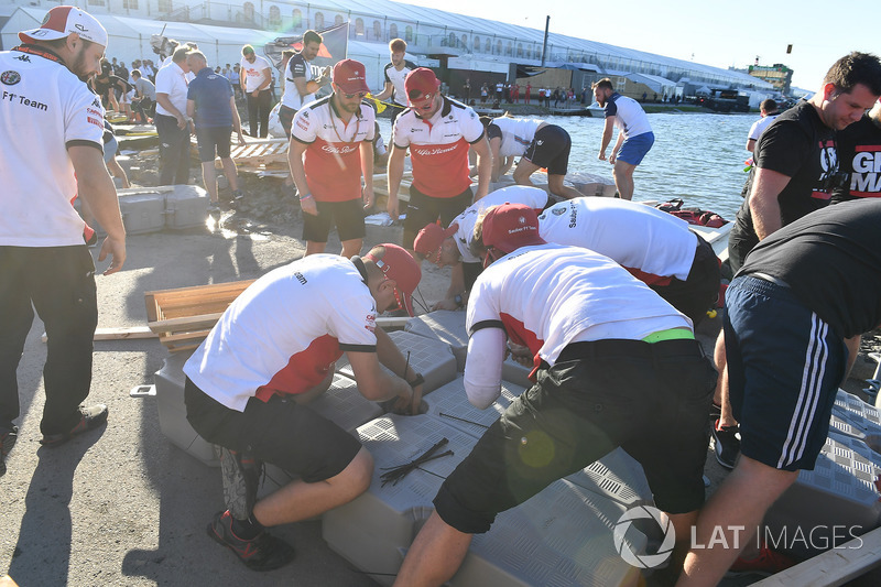 Sauber at the raft race