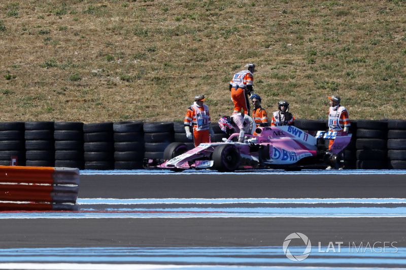 Sergio Perez, Force India VJM11 verliest wiel