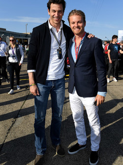 Lucas di Grassi, Audi Sport ABT Schaeffler, places 2nd.David Coulthard, TV Presenter, withToto Wolff, Executive Director (Business), Mercedes AMG