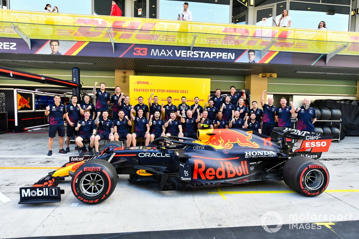 Red Bull Racing Fastest Pit Stop Award celebrations