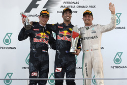 Подіум: Переможець гонки Даніель Ріккардо, Red Bull Racing, друге місце Макс Ферстаппен, Red Bull Ra