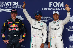 Pole voor Lewis Hamilton, Mercedes AMG F1 W07 , tweede plaats Nico Rosberg, Mercedes AMG Petronas F1