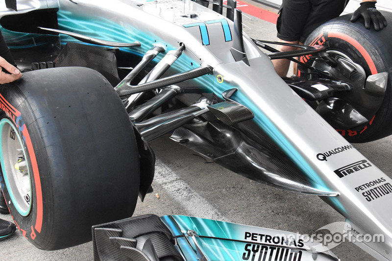 Mercedes AMG F1 W08 ön detay