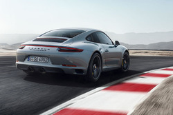 Porsche 911 Carrera 4 GTS