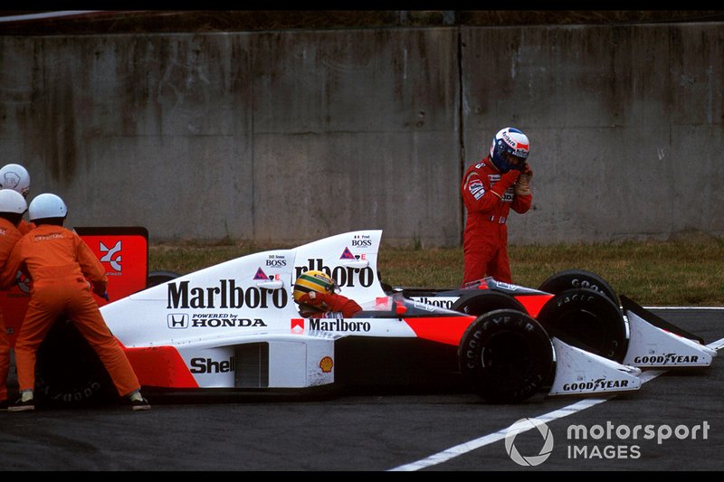 Столкновение Айтона Сенны, McLaren MP4/5, и Алена Проста, McLaren MP4/5, ГП Японии 1989 года