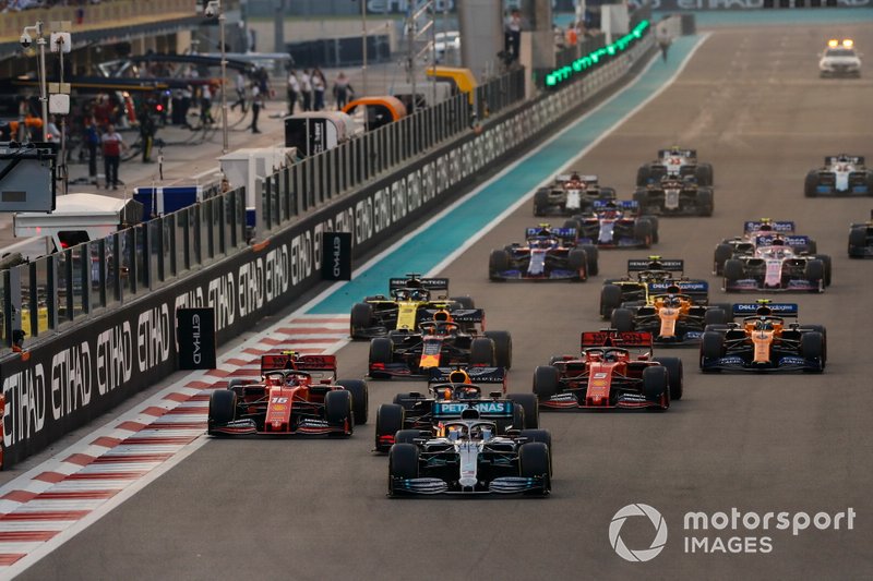 Lewis Hamilton, Mercedes AMG F1 W10, leads Max Verstappen, Red Bull Racing RB15, Charles Leclerc, Ferrari SF90, Sebastian Vettel, Ferrari SF90, Alexander Albon, Red Bull RB15, Lando Norris, McLaren MCL34 and the rest of the pack at the start