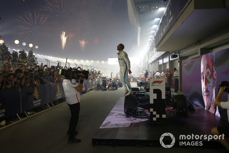 Yarış galibi Lewis Hamilton, Mercedes-AMG F1 W09, parc ferme